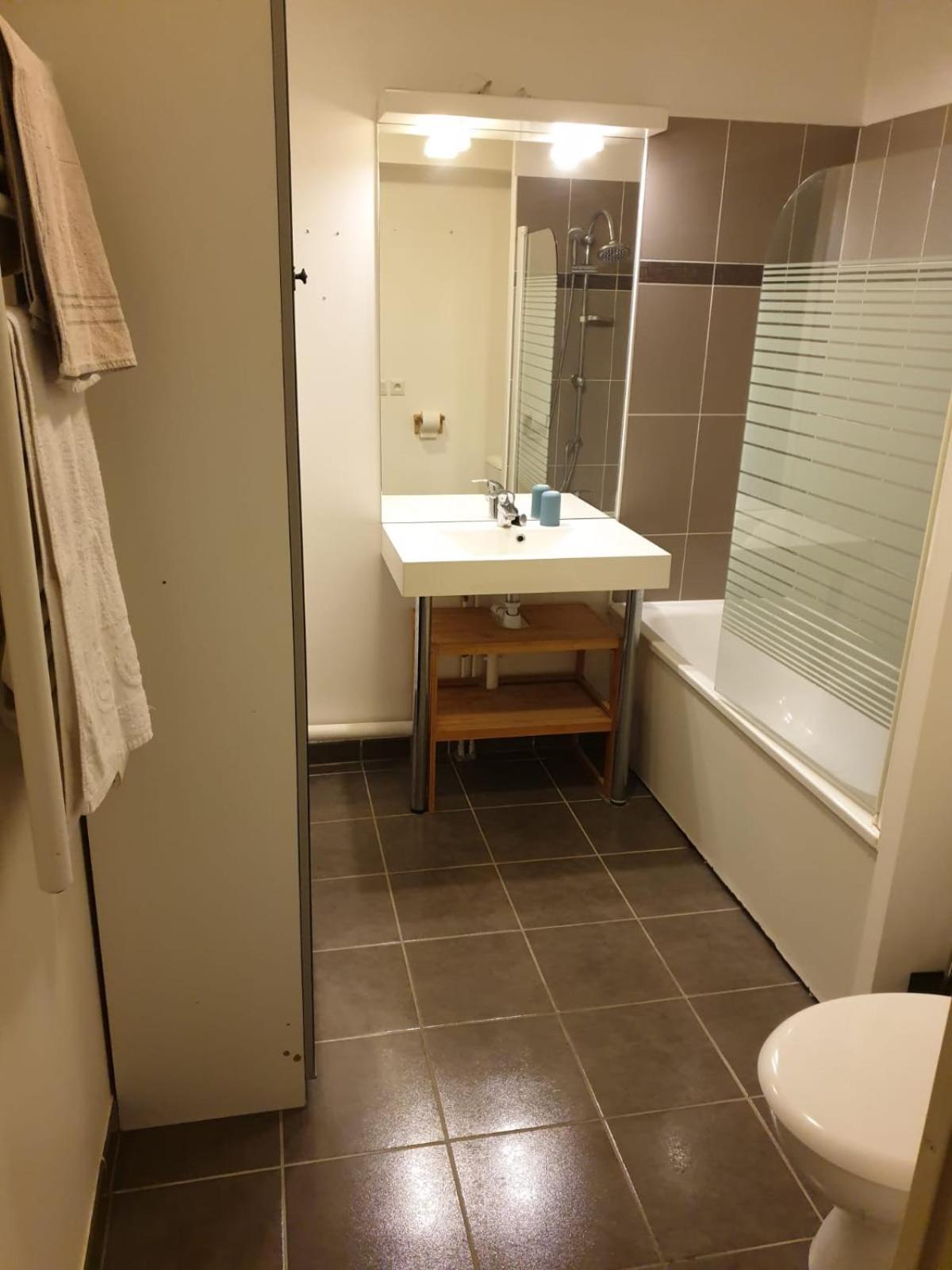Studio Proche Rer E Rosny-sous-Bois Luaran gambar